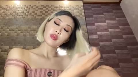 Snapshot of akemi_jp chatting on 09.30.25 Akemi online show from 09.30.25