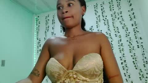 Snapshot of akemy_saunderz chatting on 05.29.26 akemy_saunderz online show from 05.29.26