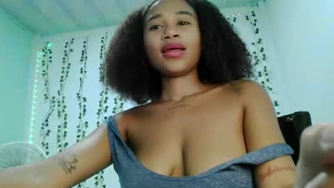 Snapshot of akemy_saunderz chatting on 06.16.26 akemy_saunderz online show from 06.16.26