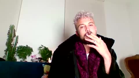 Sweet moment online show from 10.30.25