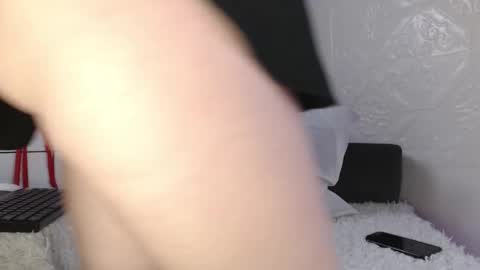 Amilia online show from 12.21.25