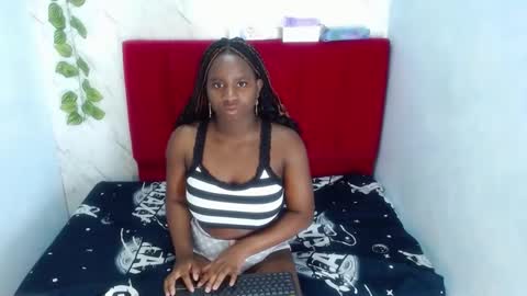 Snapshot of akiracampell chatting on 11.17.25 akiracampell online show from 11.17.25