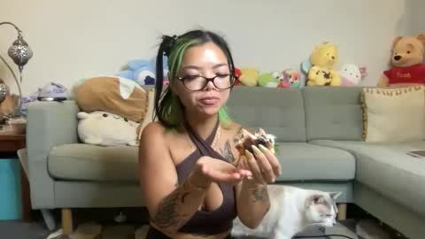 Akira Zay online show from 02.06.26