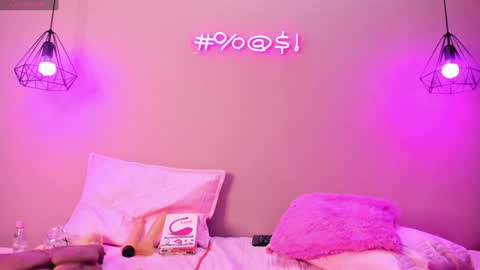 Snapshot of alahia_betancur chatting on 02.01.25 Alahia online show from 02.01.25