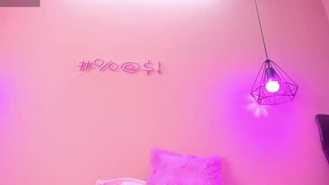 Snapshot of alahia_betancur chatting on 02.03.25 Alahia online show from 02.03.25