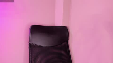 Snapshot of alahia_betancur chatting on 02.05.25 Alahia online show from 02.05.25