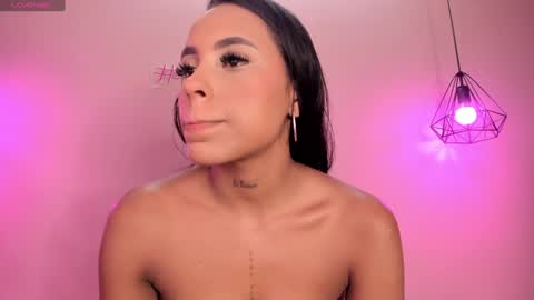 Snapshot of alahia_betancur chatting on 02.07.25 Alahia online show from 02.07.25