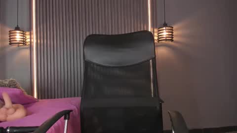 Snapshot of alahia_betancur chatting on 09.23.25 Alahia online show from 09.23.25