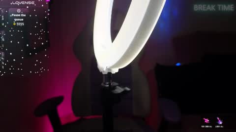 Snapshot of alahia_demon chatting on 11.27.25 alahia online show from 11.27.25