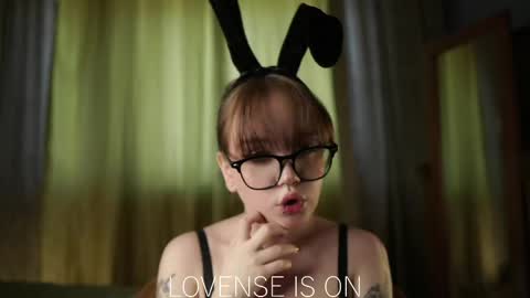 Snapshot of alainejomes chatting on 04.25.26 VETTA online show from 04.25.26