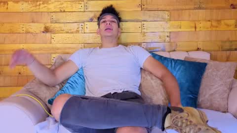 Snapshot of alan_castillo_ chatting on 03.30.26 Alan online show from 03.30.26