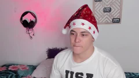 Snapshot of alan_hadid1 chatting on 12.08.24 Alan Hadid online show from 12.08.24