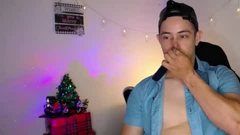 Snapshot of alan_hadid1 chatting on 12.31.24 Alan Hadid online show from 12.31.24