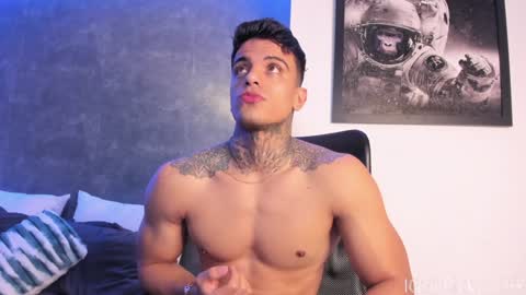 Snapshot of alan_morrys chatting on 12.04.24 alan_morrys online show from 12.04.24