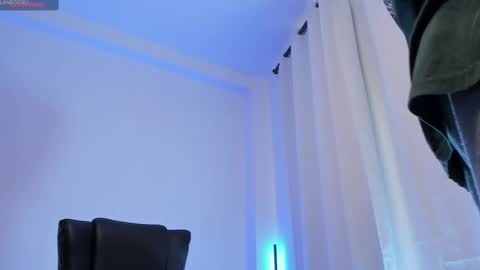 Snapshot of alan_rosee chatting on 09.18.25 Alan online show from 09.18.25