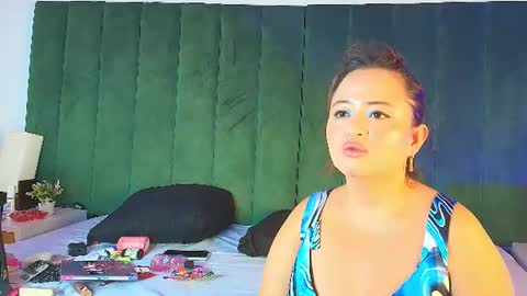 Snapshot of alana_petite chatting on 07.15.26 ALANA PETITE online show from 07.15.26