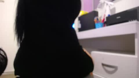 A l a n a online show from 02.04.25