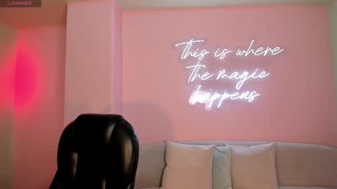 Alana online show from 09.20.25