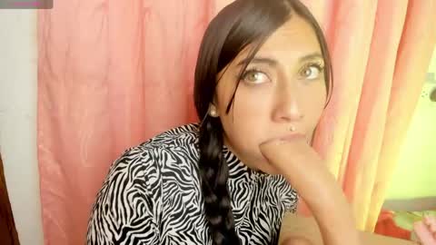 Snapshot of alanalois_ chatting on 04.23.26 ALANA Please follow me online show from 04.23.26