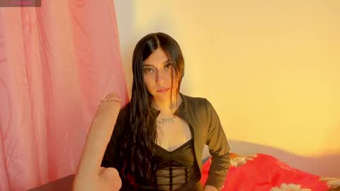 Snapshot of alanalois_ chatting on 05.14.26 ALANA Please follow me online show from 05.14.26
