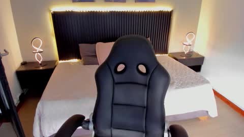 Snapshot of alani_rose_ chatting on 11.14.25 ALANI online show from 11.14.25