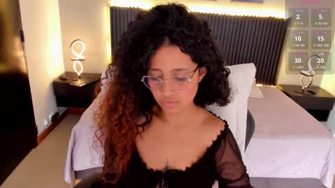 Snapshot of alani_rose_ chatting on 11.15.25 ALANI online show from 11.15.25