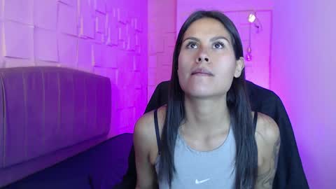 Snapshot of alanis_22 chatting on 04.02.26 alanis online show from 04.02.26