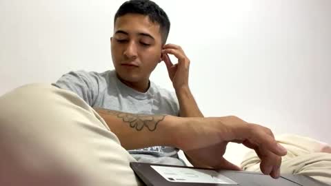 alanj998 online show from 10.19.25