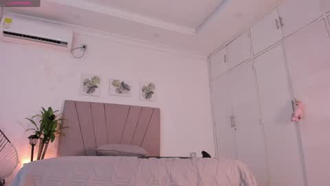 Snapshot of alanna_rosse_ chatting on 12.18.24 Alanna Independent Models onlyfans alanna rosse online show from 12.18.24