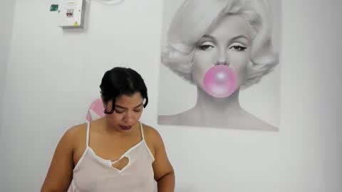 Snapshot of alannaht chatting on 05.19.26 alannaht online show from 05.19.26