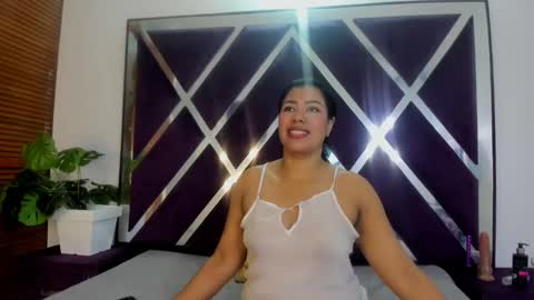 Snapshot of alannaht chatting on 05.24.26 alannaht online show from 05.24.26