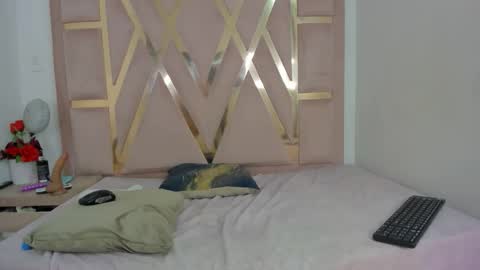 Snapshot of alannaht chatting on 05.25.26 alannaht online show from 05.25.26
