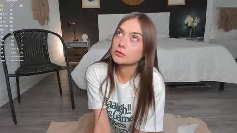 Snapshot of alannarusselll chatting on 11.06.25 Alanna Cute Russell online show from 11.06.25