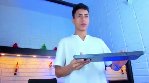 alannaughty_ online show from 12.04.24