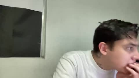 Snapshot of alber753713 chatting on 06.01.26 alber753713 online show from 06.01.26
