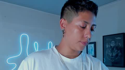 Snapshot of aleja1214 chatting on 11.18.25 Alejandra online show from 11.18.25