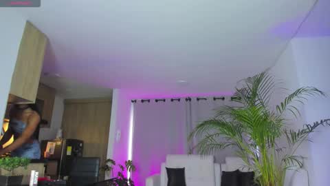 Snapshot of alejaevangeline chatting on 11.09.25 A L E J A N D R A online show from 11.09.25