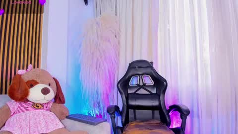 Snapshot of alejagarcia_ chatting on 10.20.25 CUTE ALEJA online show from 10.20.25