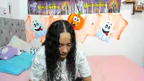 Snapshot of alejandra_evanss chatting on 10.26.25 alejandra_evanss online show from 10.26.25