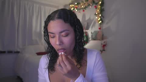 Snapshot of alejandra_kiss98 chatting on 12.17.24 O.F alejandra h1998 stream 300 pm - 1100 pm online show from 12.17.24