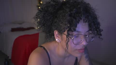 Snapshot of alejandra_kiss98 chatting on 12.19.24 O.F alejandra h1998 stream 300 pm - 1100 pm online show from 12.19.24