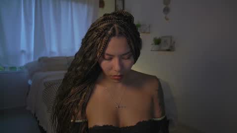 Snapshot of alejandra_kiss98 chatting on 01.08.25 O.F alejandra h1998 stream 300 pm - 1100 pm online show from 01.08.25