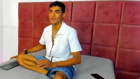 Snapshot of alejandro_williams chatting on 05.17.26 Alejandro williams online show from 05.17.26
