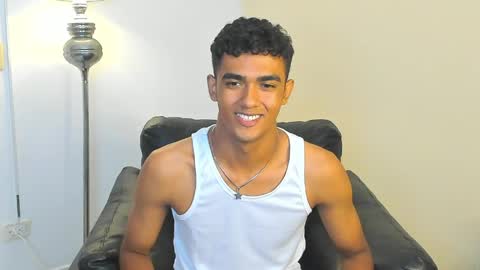 Snapshot of alejandro_williams chatting on 05.19.26 Alejandro williams online show from 05.19.26