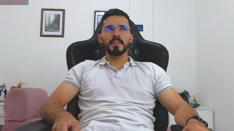 alejandroo_7 online show from 10.23.25