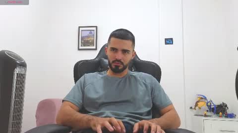 Snapshot of alejandroo_7 chatting on 06.18.26 alejandroo_7 online show from 06.18.26