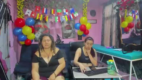 zoe and Kataleya online show from 06.16.26