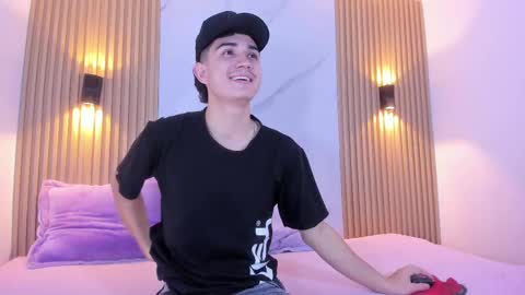 alejo_gray1 online show from 11.05.25