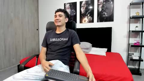 alejo_gray1 online show from 02.04.26