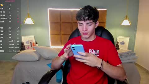 ALejoo Saenz online show from 10.04.25